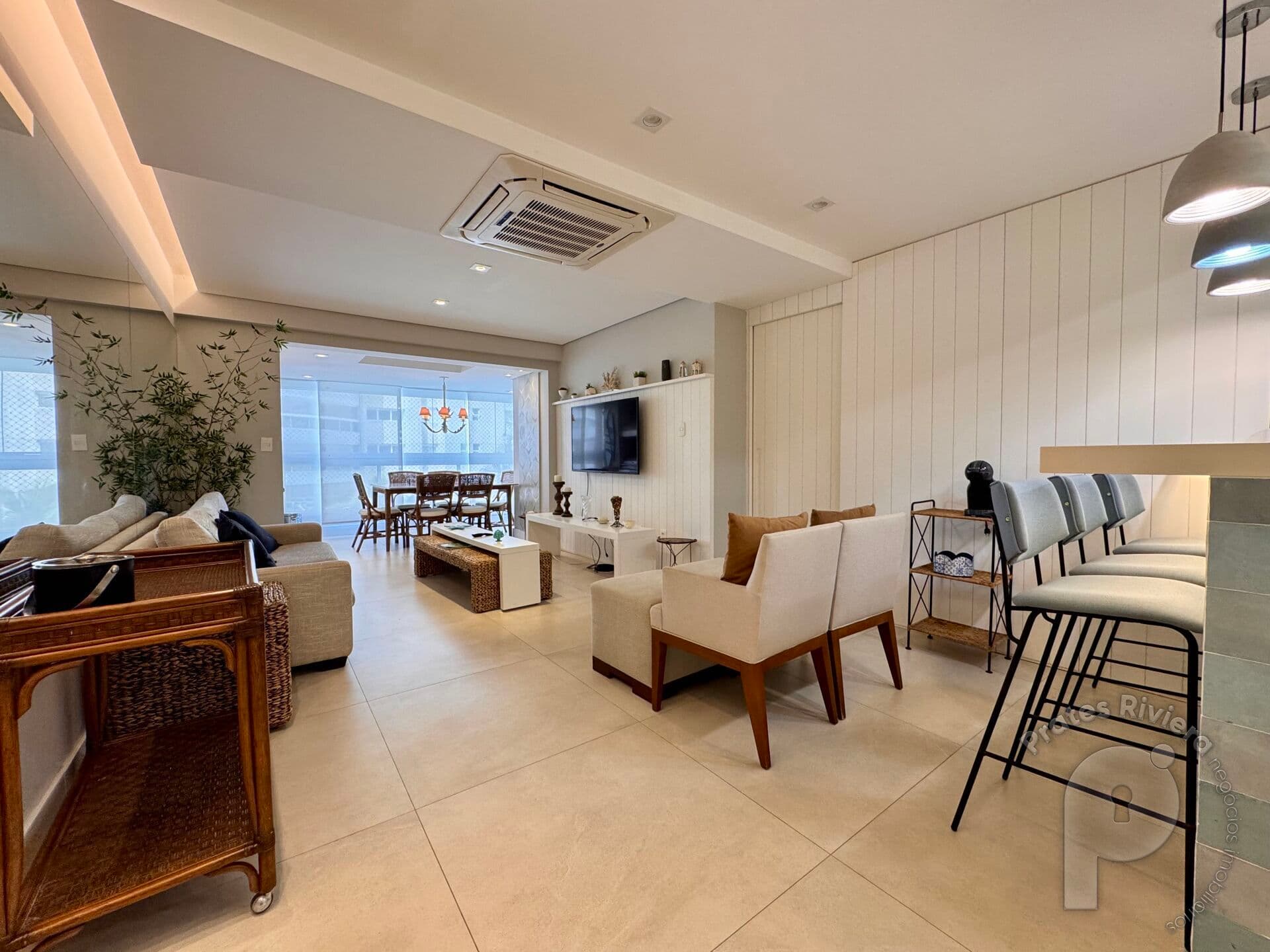 Apartamento para Locação na Riviera de São Lourenço com Vista para o Mar