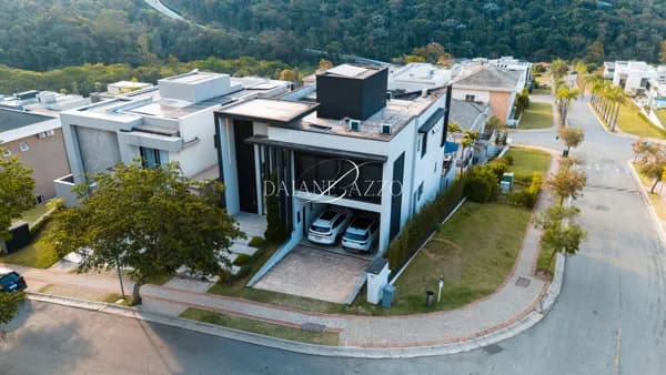 Casa Mobiliada à Venda no Residencial Itahyê – Alphaville, 4 Suítes, Esquina e Vista Livre