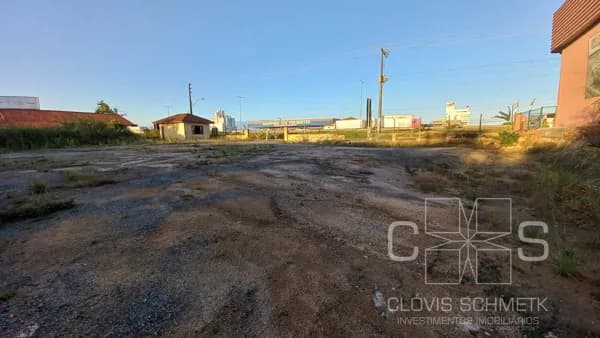 TERRENO DE FRENTE PARA MARGINAL