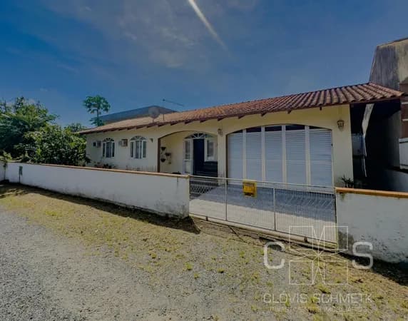 Casa única no terreno