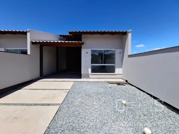 Linda casa a venda