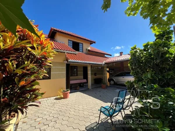SOBRADO QUADRA MAR