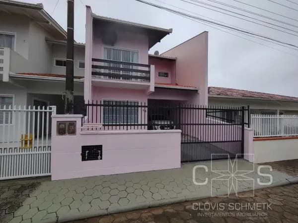 SOBRADO MOBILIADO A 150MTS DO MAR EM PIÇARRAS