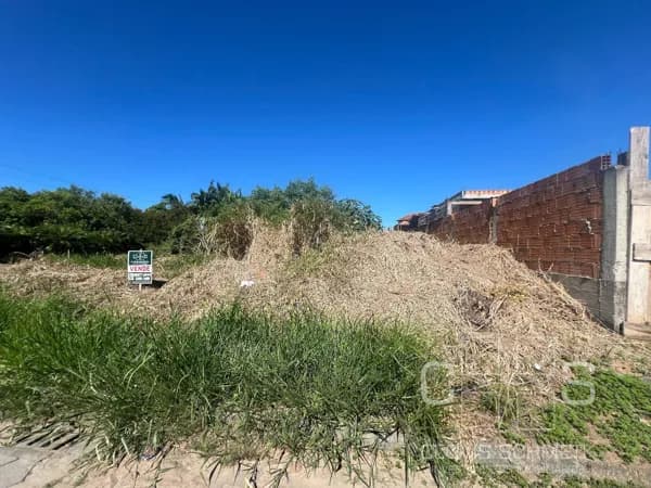 TERRENO PRÓXIMO DO MAR
