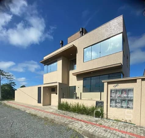 APARTAMENTO COM 3 QUARTOS