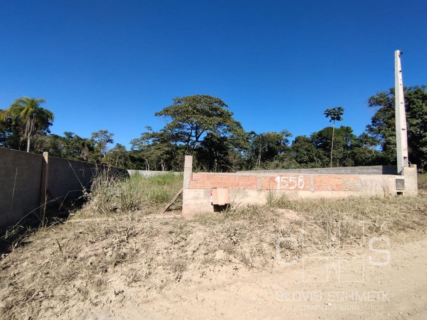 TERRENO COM FRENTE PARA 2 RUAS EM BALNEÁRIO PIÇARRAS
