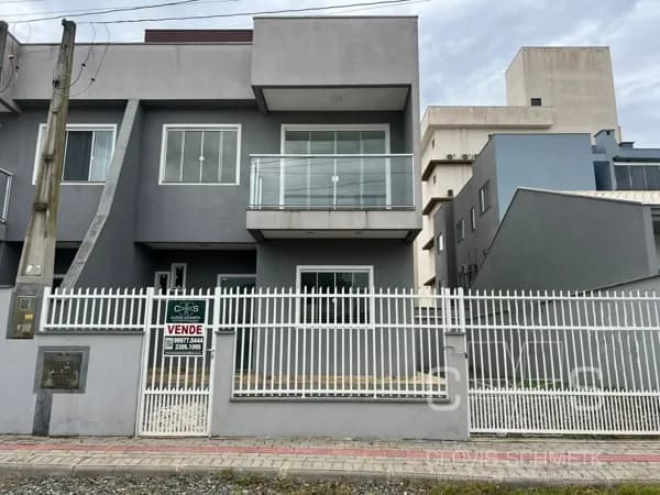 SOBRADO PERTO DO MAR