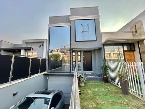 Triplex com Piscina