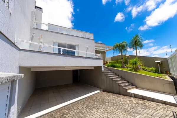 Casa de alto padrão em umas regiões mais privilegiadas de Campo Largo.