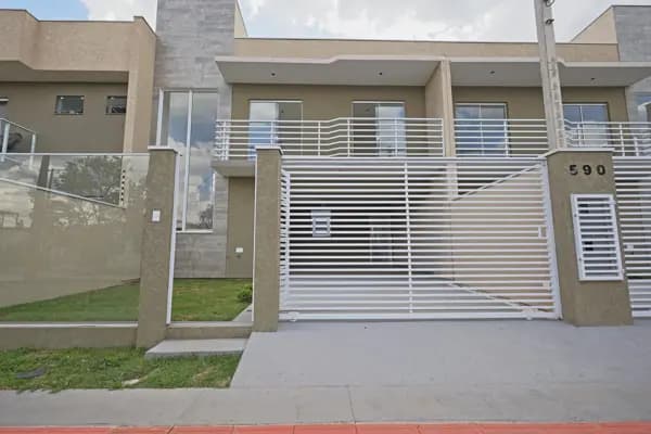 Casa à venda no bairro Cidade Jardim em São José dos Pinhais/PR