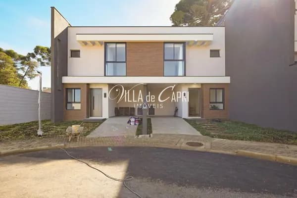 Casa à venda no bairro Abranches em Curitiba/PR