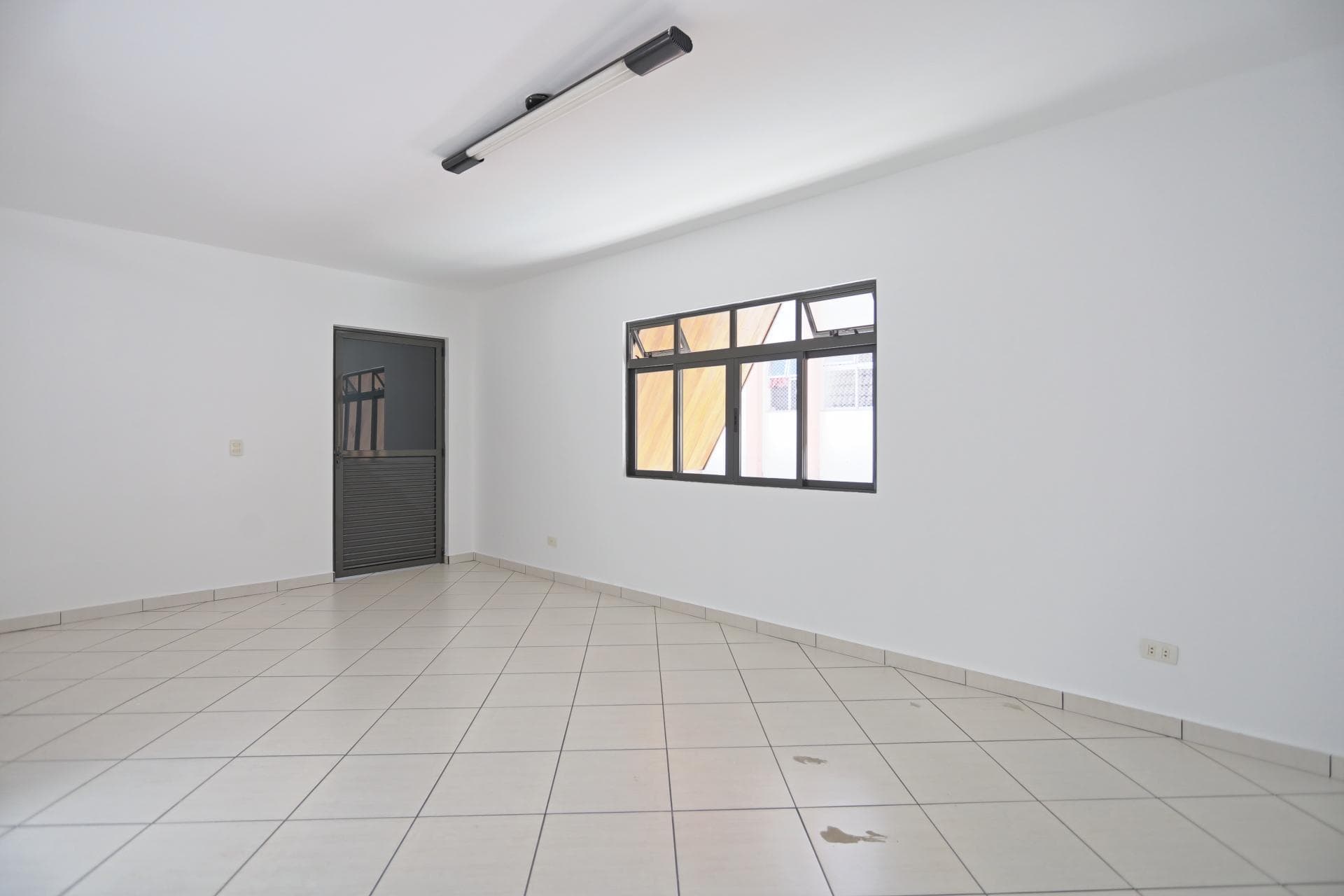 Sala comercial pronta para uso, no Ahu- Curitiba /PR
