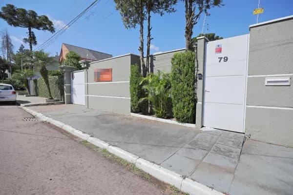 Casa à venda no bairro Cascatinha em Curitiba/PR