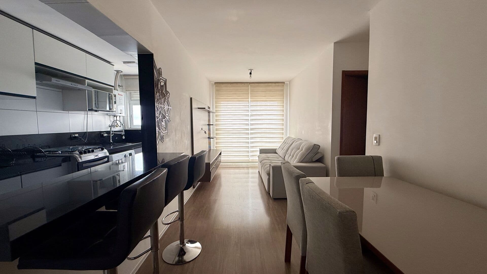 Apartamento 02 dormitórios mobiliado no Centro de São José dos Pinhais