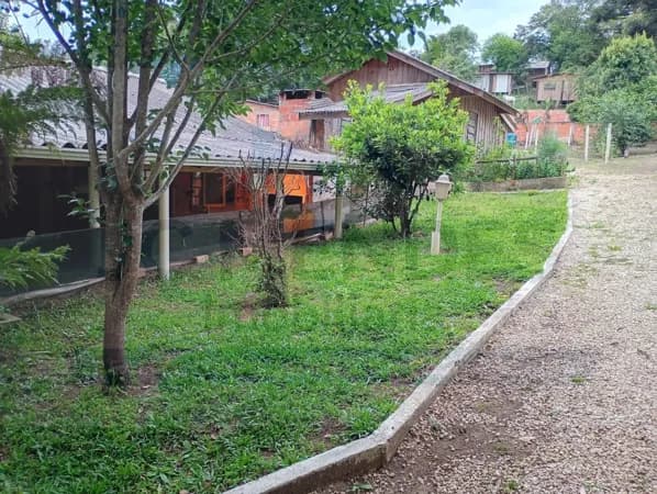 Fazenda/Sítios/Chácaras em Colombo - Capivari