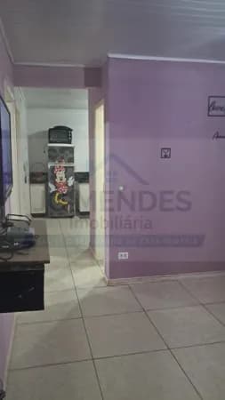 OPORTUNIDADE EM COLOMBO – CASA COM SALÃO DE FESTAS!
