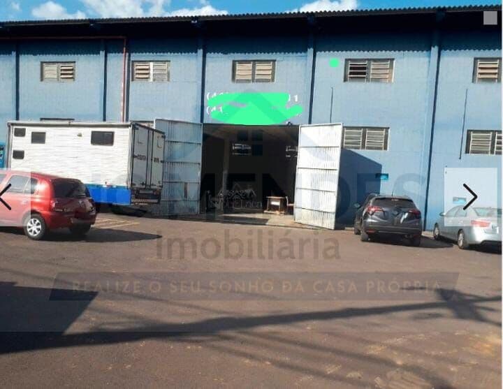 Galpão/Depósito/Armazém em Campo Magro - Centro