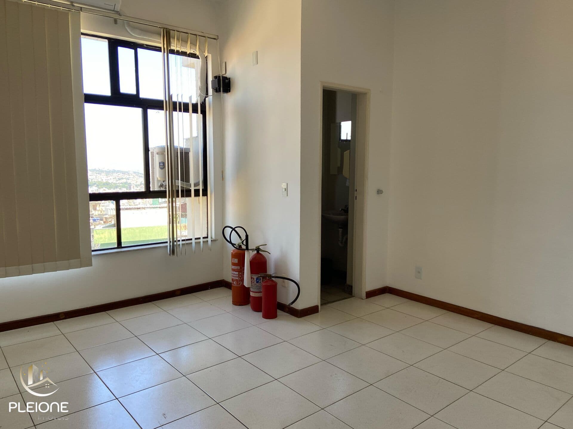 Sala Comercial á venda na Raja Gabáglia no bairro Gutierrez, Belo Horizonte/MG