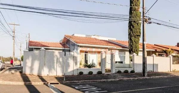 Casa à venda no bairro Orfãs 3 quartos- Ponta Grossa/PR