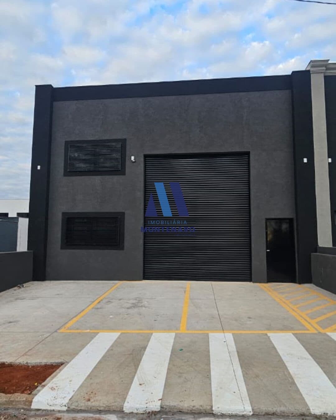 BARRACÃO RECÉM CONSTRUÍDO PARA LOCAÇÃO NO MAIS PARQUE
