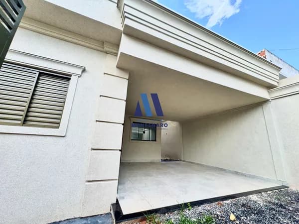CASA Á VENDA NO JD BELA VISTA