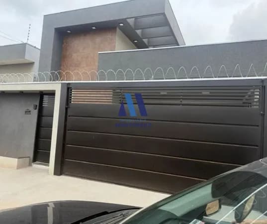 CASA À VENDA NO J. MACEDO