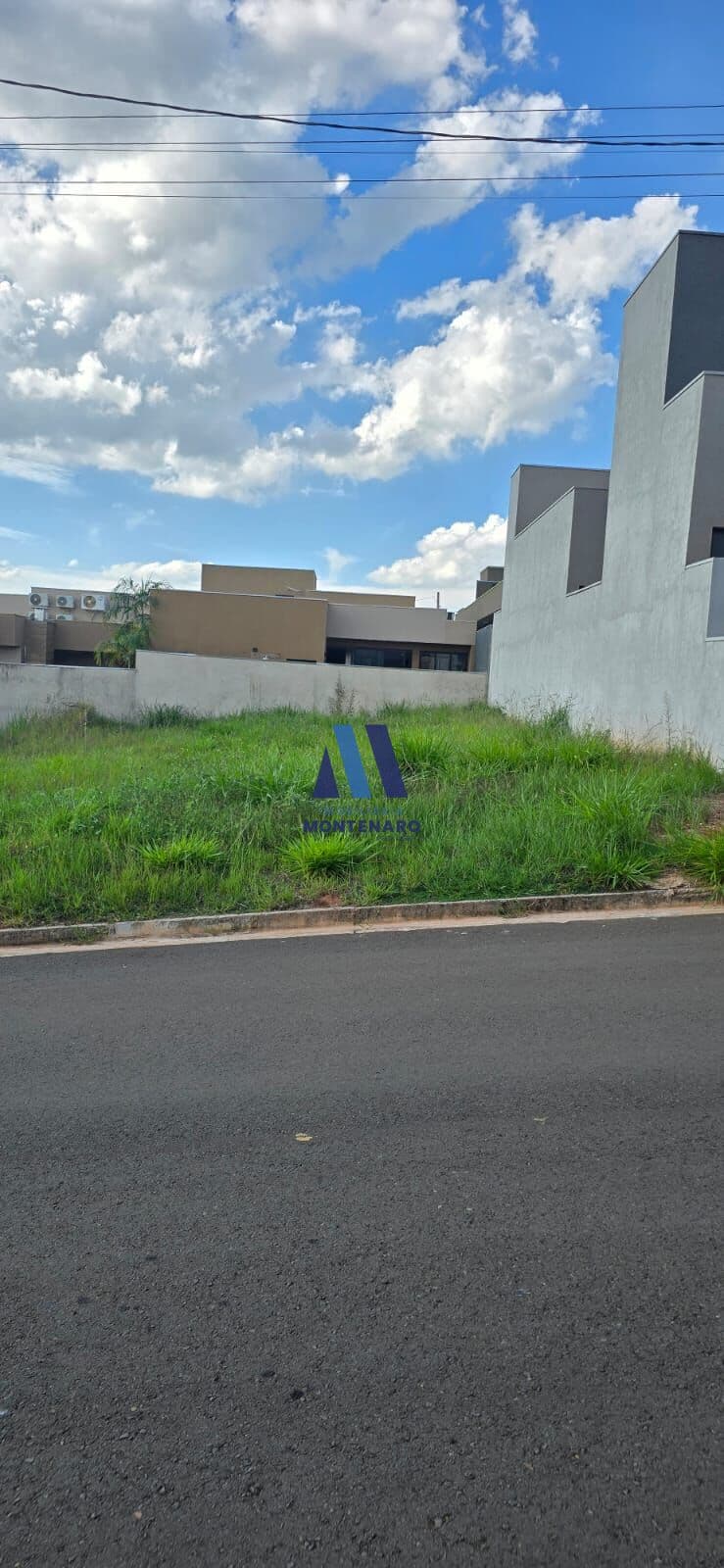 TERRENO Á VENDA NO CONDOMÍNIO MARIA JÚLIA