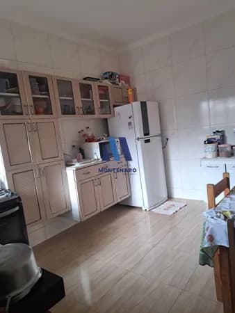 CASA Á VENDA NO SANTA ANA
