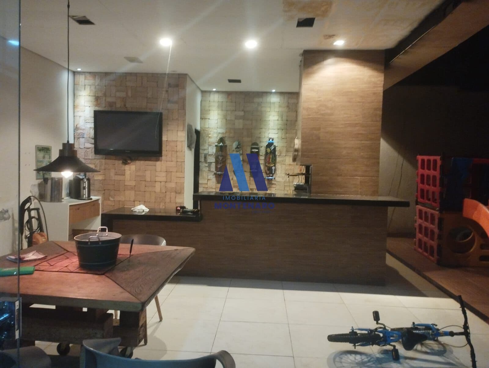 CASA À VENDA NO RES. PALESTRA