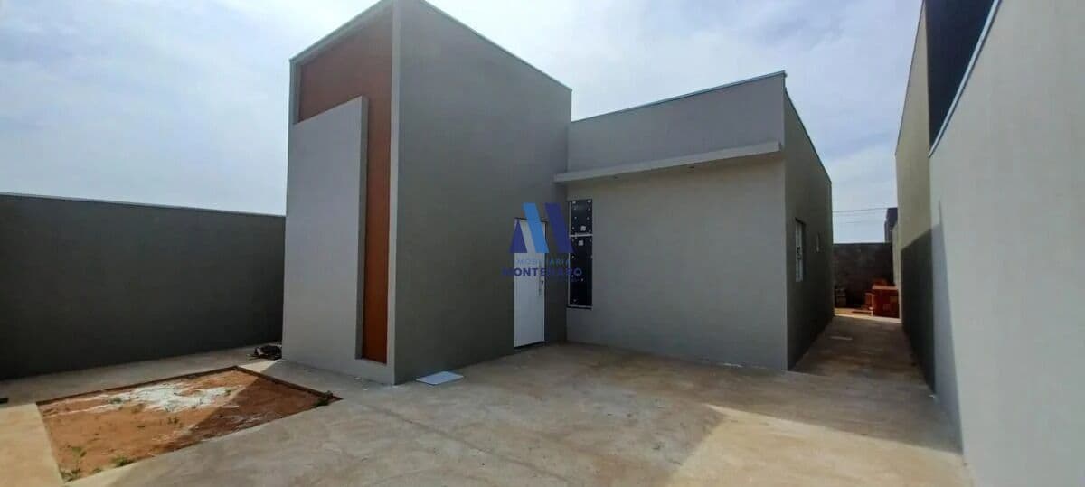 CASA À VENDA NO FRATERNIDADE
