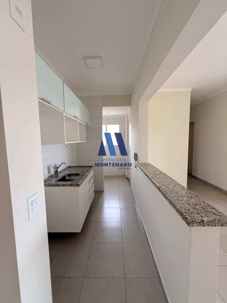APARTAMENTO À VENDA PRÓXIMO À AV. POTIRENDABA