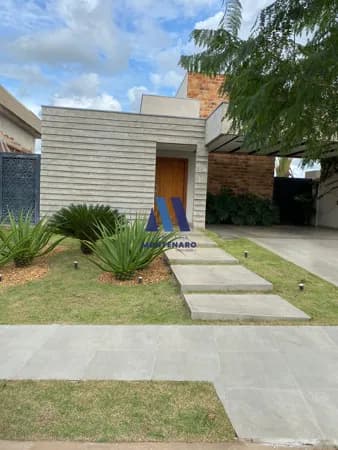 Linda casa no condomínio Buona Vita