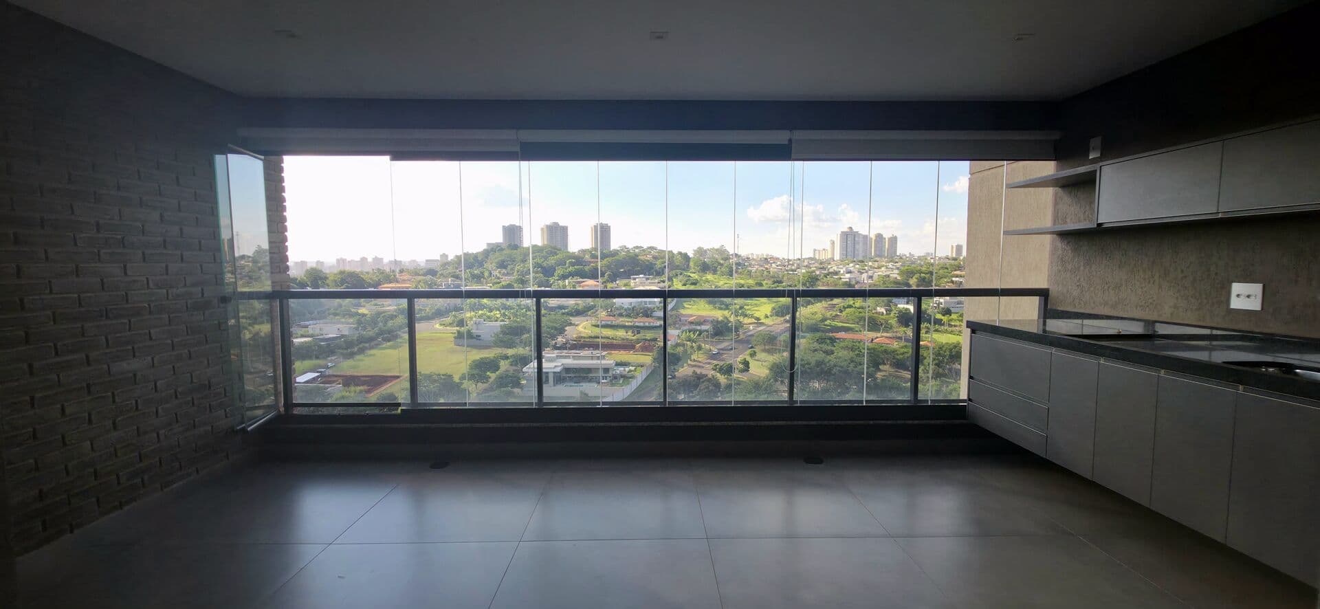 Apartamento Padrão, 3 Suítes, 118m2, Andar Alto, Vista Lago
