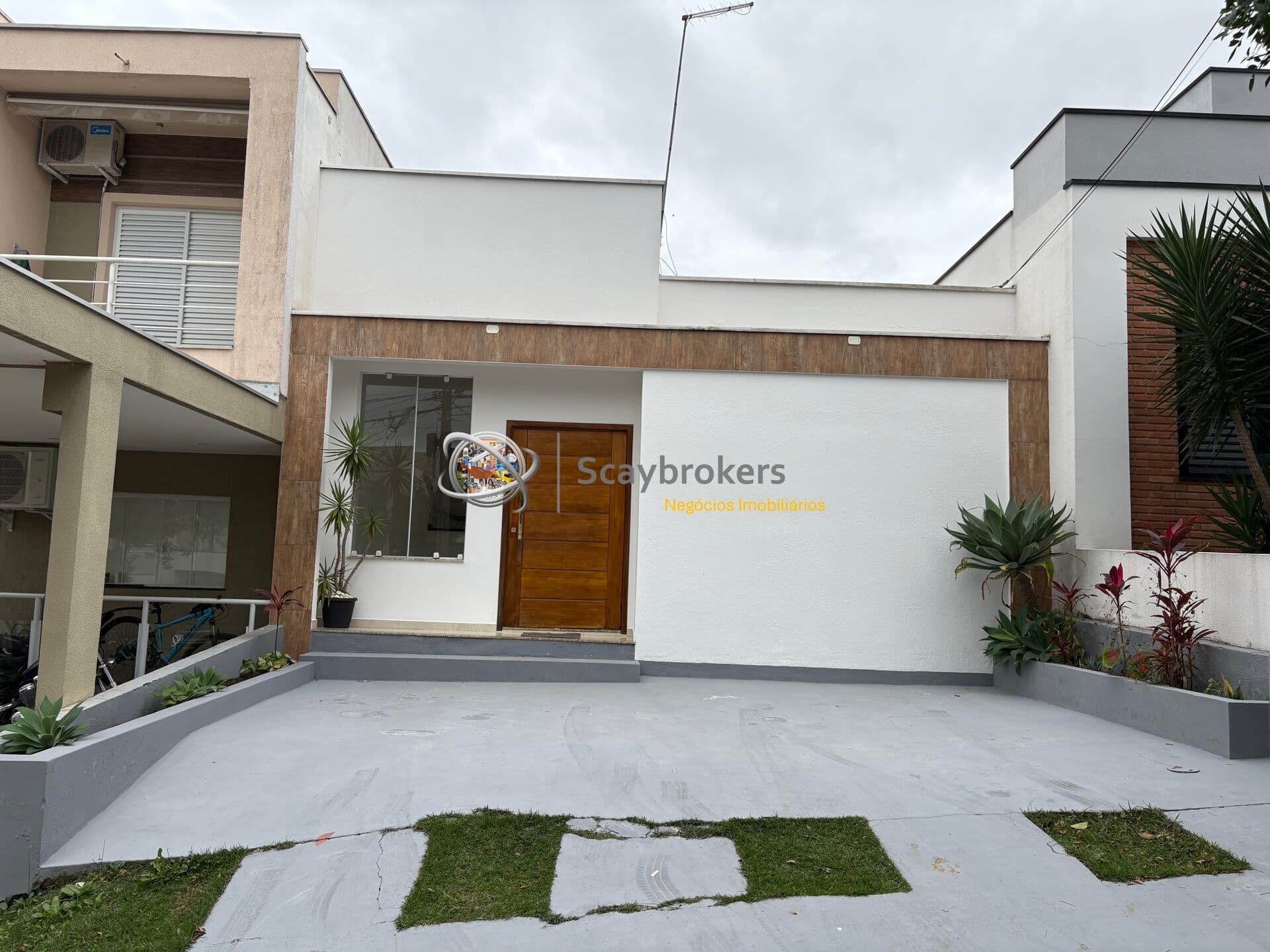 Casa para alugar em condomínio