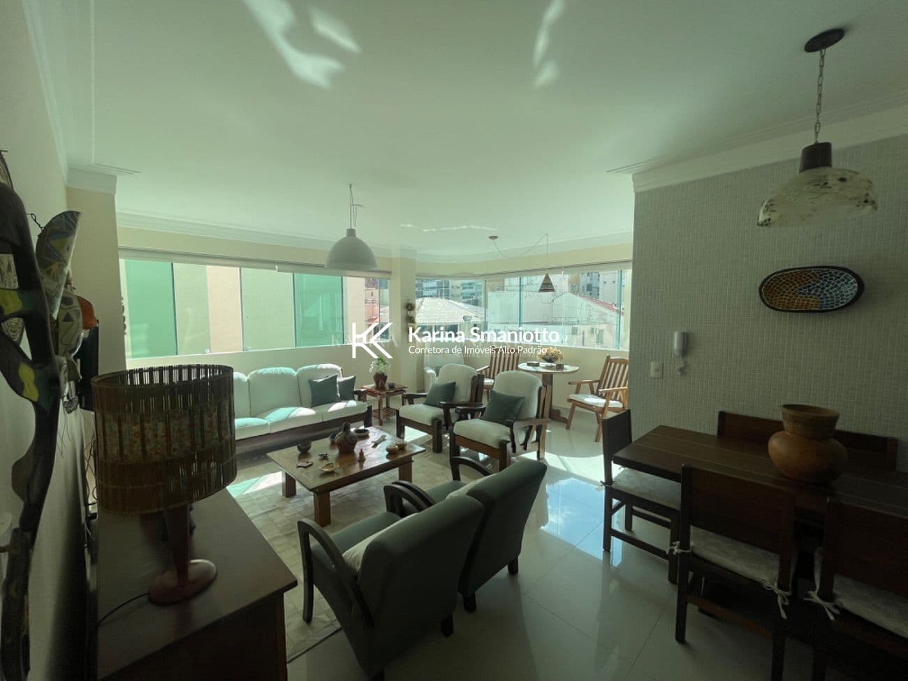 Apartamento na quadra do mar na Meia Praia em Itapema