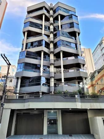 Apartamento com localização privilegiada em Itapema