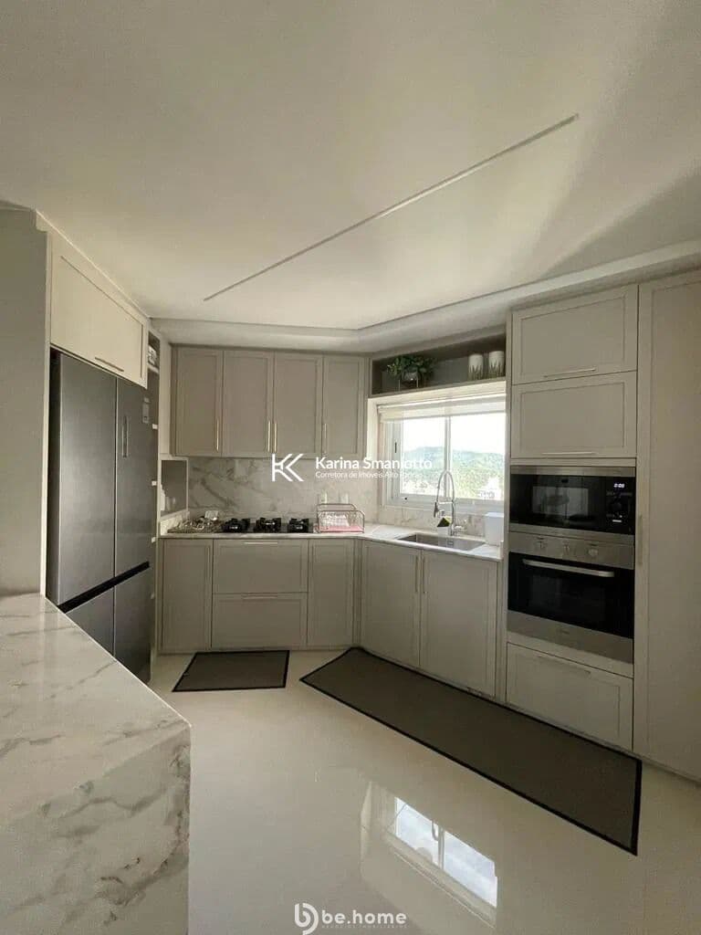 APARTAMENTO NA BARRA NORTE COM 3 SUÍTES EM UM DOS PRÉDIOS MAIS ALTOS DO BRASIL