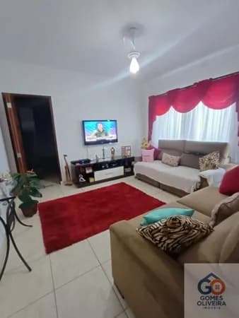 Linda Casa Térrea no Bairro de Burgo Paulista