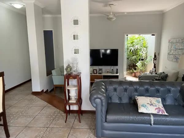 Casa à venda no bairro Parque Residencial Stahlberg em Limeira/SP
