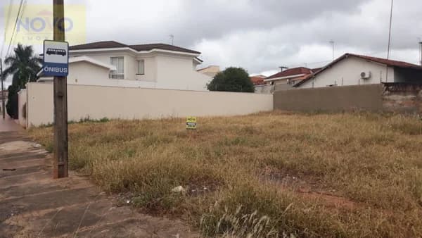 Terreno para Venda em Jardim Residencial Diolfen Martani Catanduva-SP