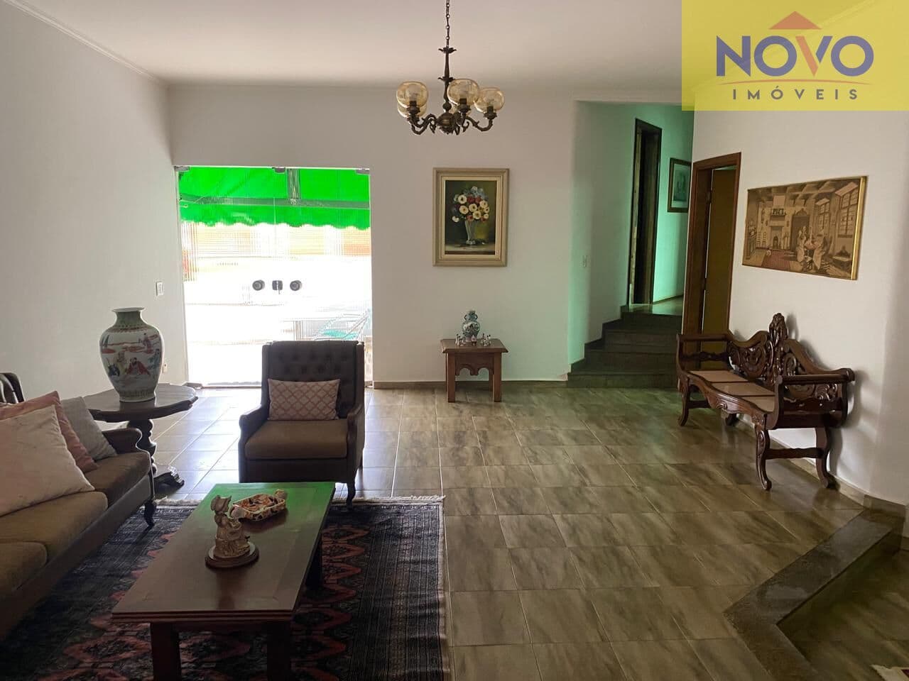 Casa Com Muito espaço e Bem Localizada