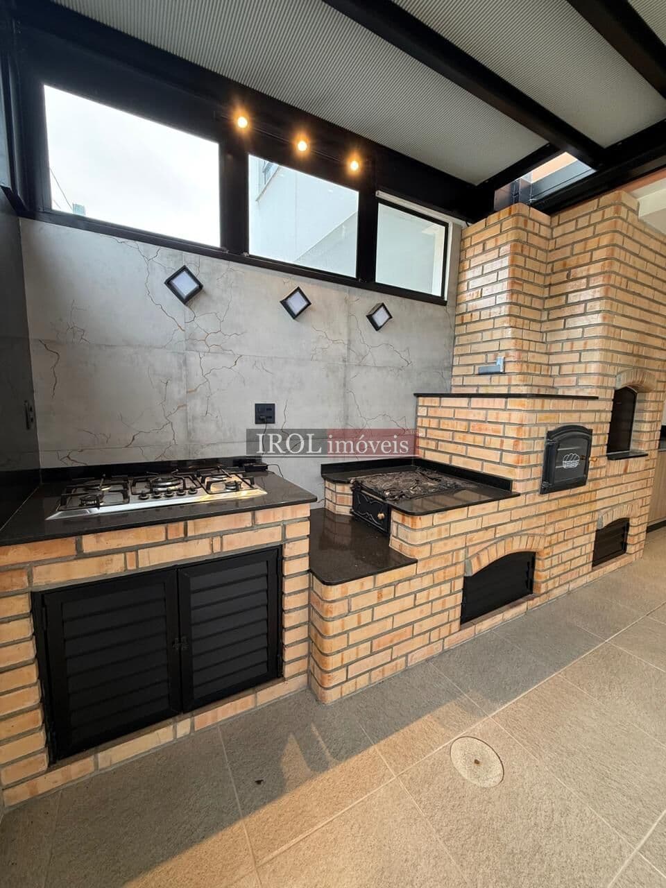 Sobrado mobiliado e decorado