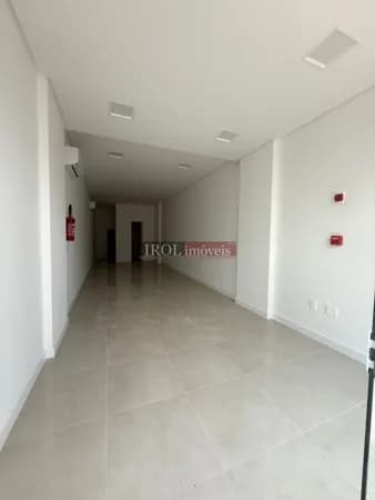 Sala Comercial, região central em Balneário Camboriú/SC