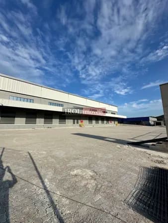PAVILHÃO LOGÍSTICO DE ALTO PADRÃO ÀS MARGENS DA BR-470