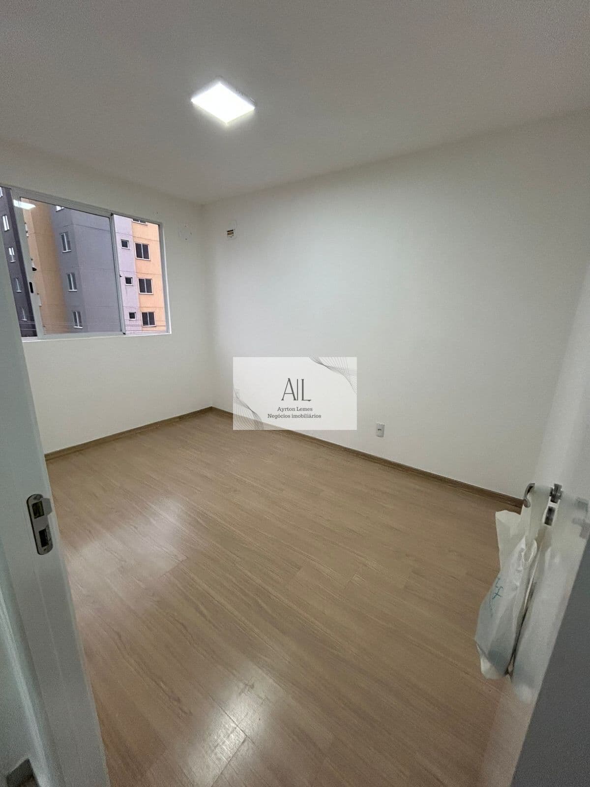 Apartamento em Jardim Maria Celina, Londrina/PR