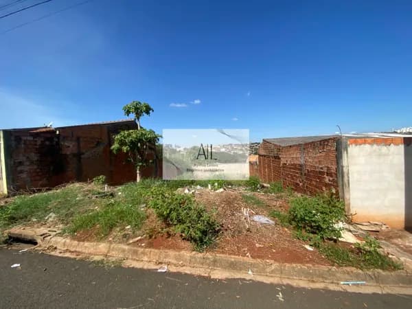 Terreno em Conjunto Parigot de Souza 1, Londrina/PR