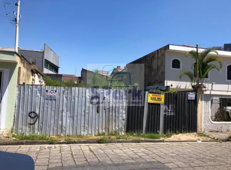 Excelente Terreno com Projeto Aprovado para 2 Sobrados