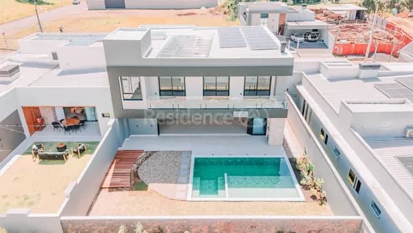 Casa Duplex, Com 04 Dormitórios, Piscina em Concreto, Alto da Júlio, Francisco Beltrão/PR