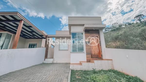 Casa Semi mobiliada com 2 Dormitórios, sendo 1 Suíte