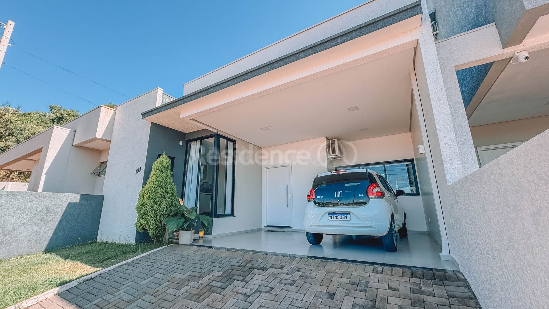 Casa Com Suite + 02 Quartos de Porteira Fechada à Venda, Àgua Branca, Francisco Beltrão -PR
